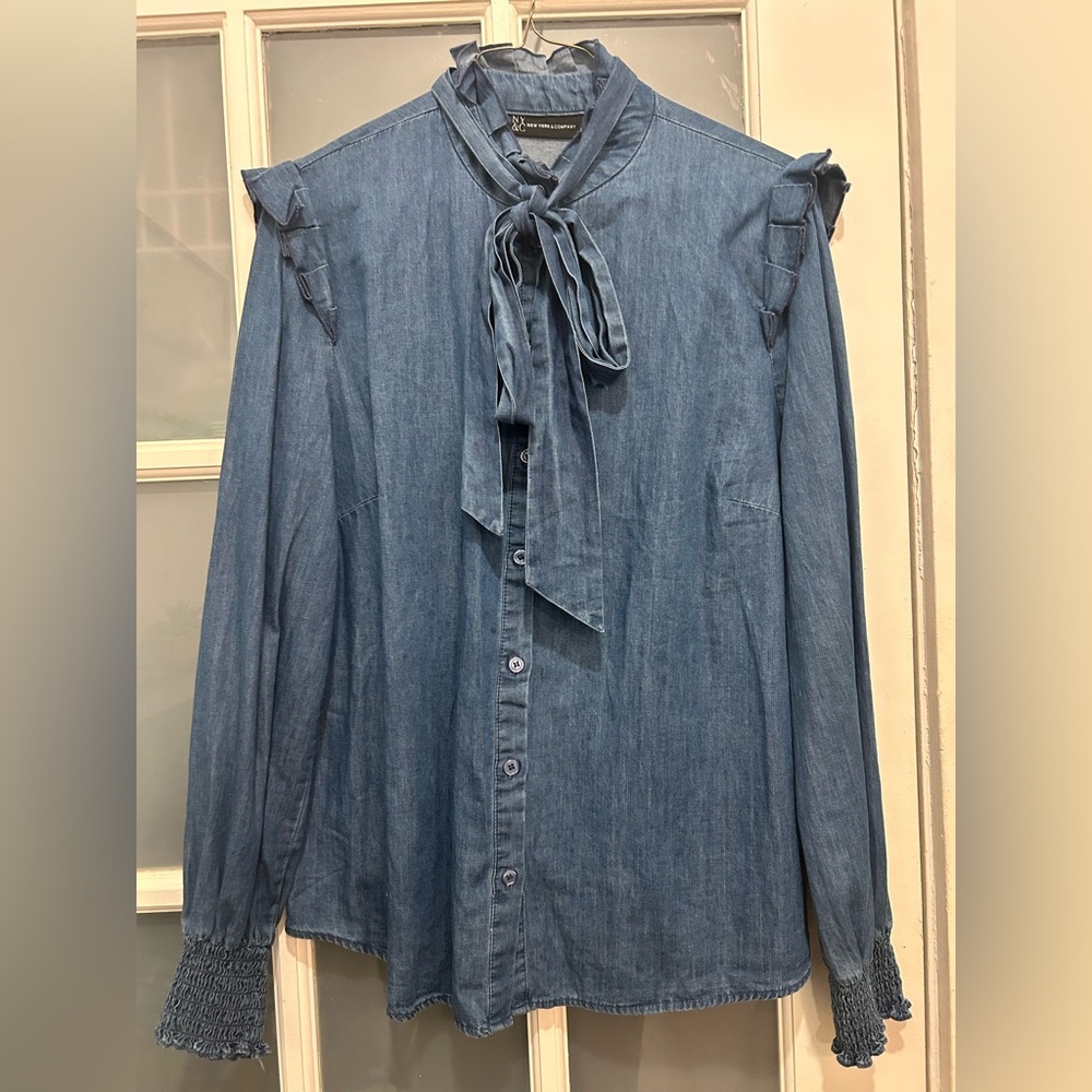 New York & Company Denim Tie Neck Button Front Ruffle Trim Blouse Size Large